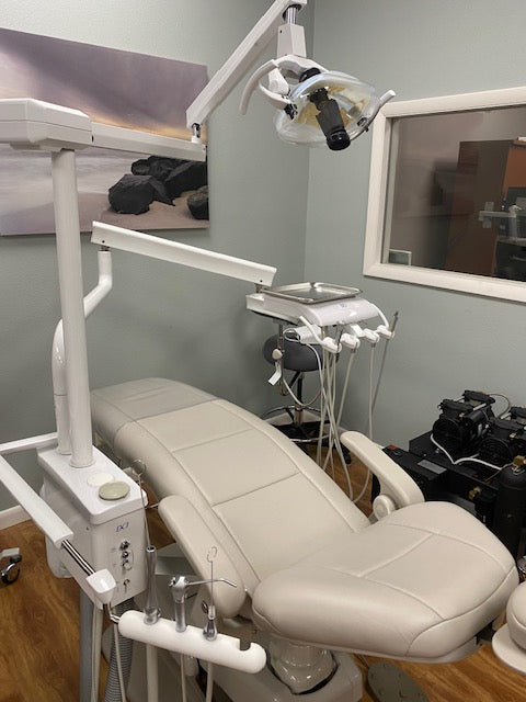 Adec 1021 Dental Chair with NEW DCI delivery system