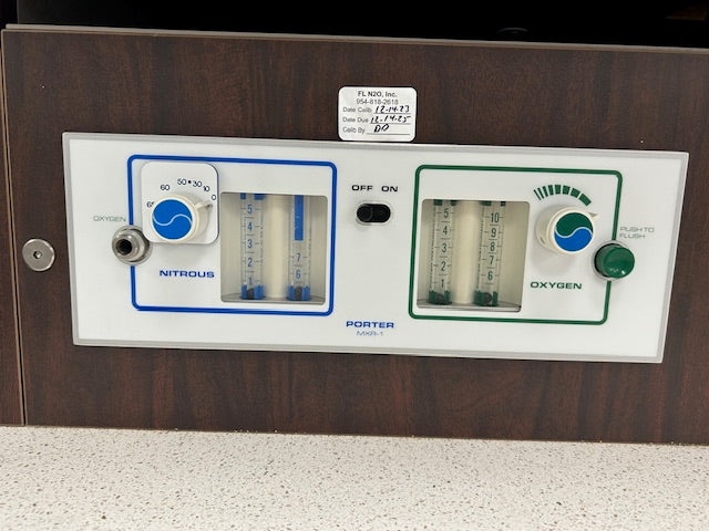 Adec 12:00 rear treatment cabinet, Model 5580 with many extras (3 available)