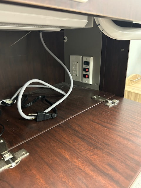 Adec 12:00 rear treatment cabinet, Model 5580 with many extras (3 available)