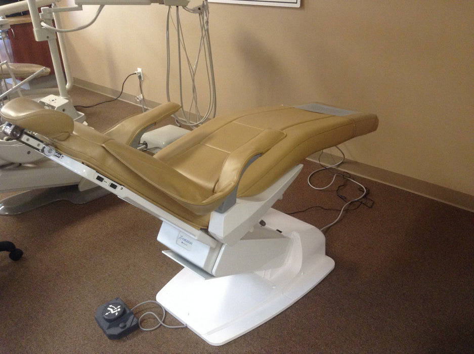 Bel 20 Dental chair shown with Plush upholstery